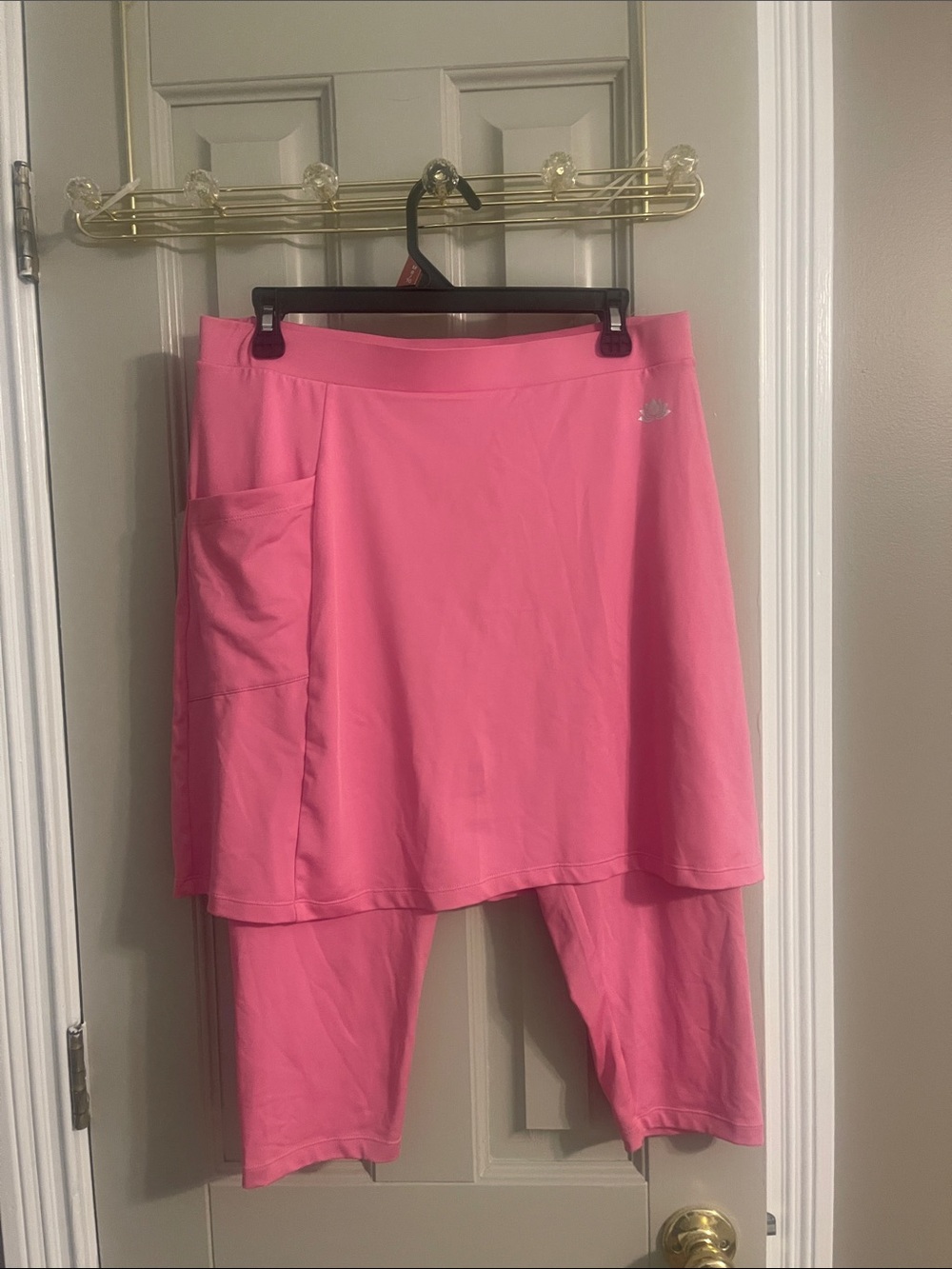Women’s Pink Athletic Skort Set with Built-In Capri Leggings